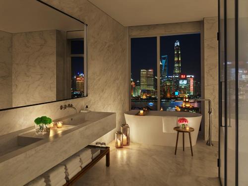 Bund View Terrace Suite