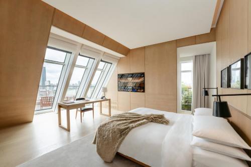 Bund View Terrace Suite