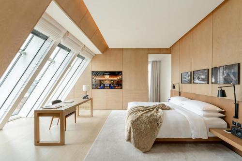 Bund View Terrace Suite