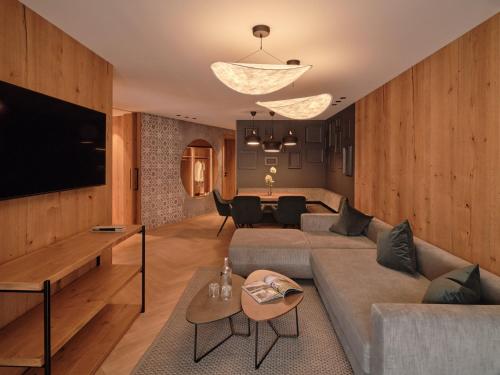 Superior Family Room
