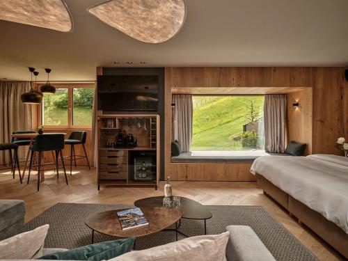 Deluxe Family Suite