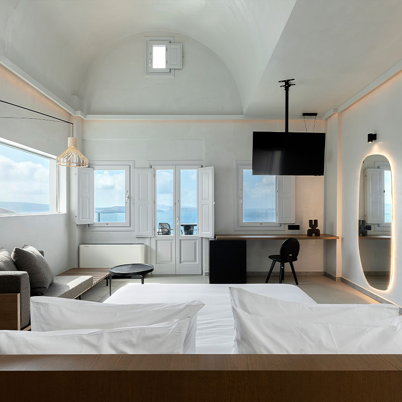 Deluxe Suite with outdoor hot tub