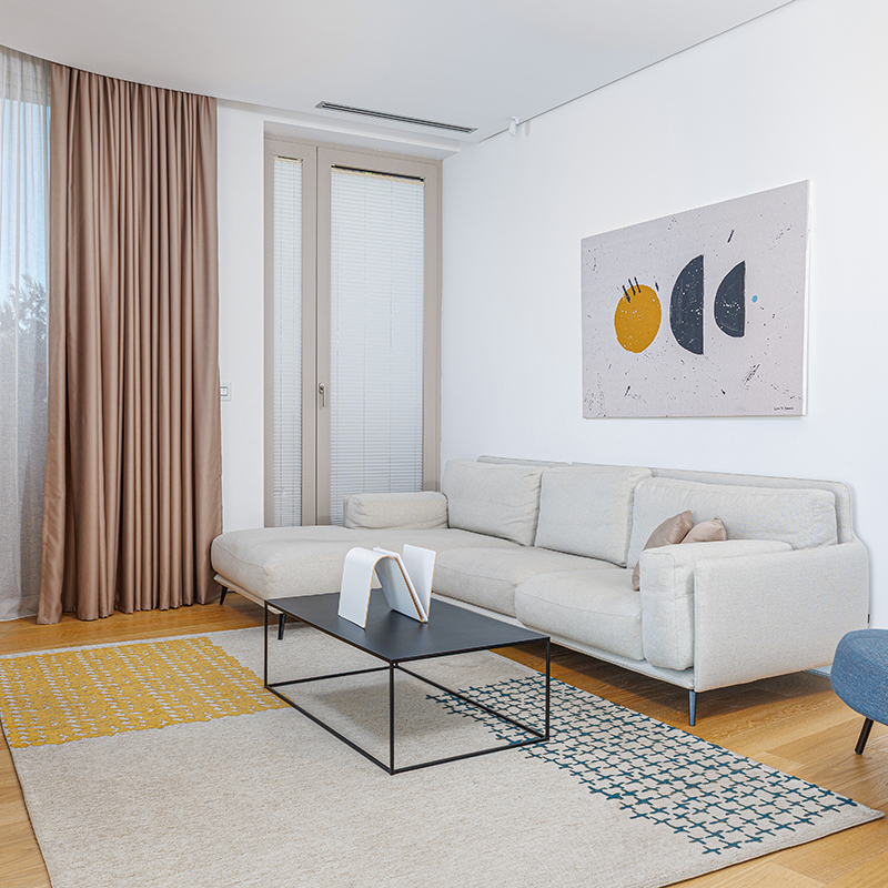 Three-bedroom Residence Sunny Hill Line