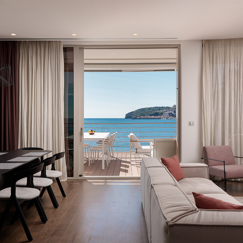 Three-bedroom Residence Sea View