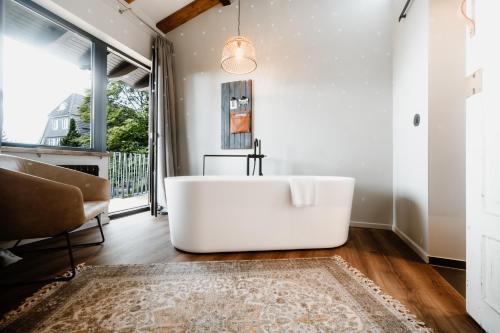 Deluxe Double Room with Bath