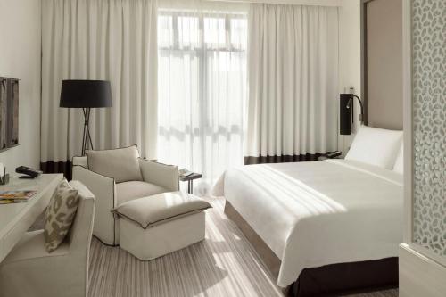 Deluxe King Room with Pool View