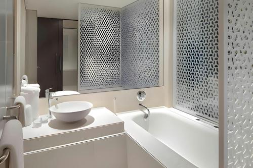 Deluxe Twin Room with Pool View