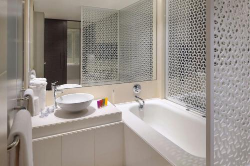 Deluxe Twin Room with Pool View