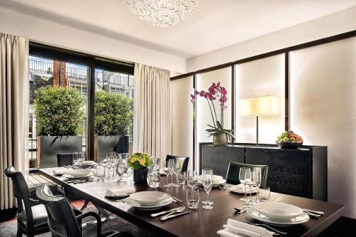 One-Bedroom Premium King Suite