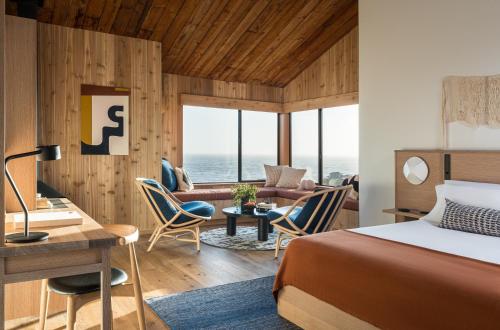 Deluxe Family Suite