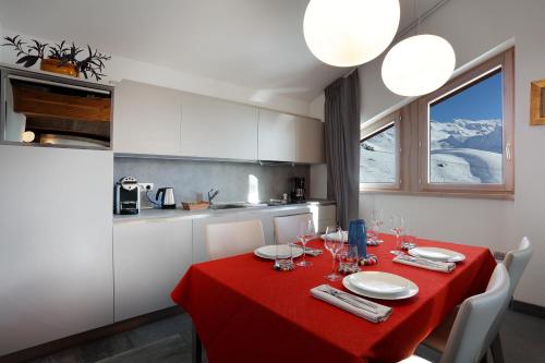 Two-Bedroom Deluxe Suite - Cozy Home
