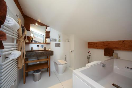 Two-Bedroom Deluxe Suite - Cozy Home
