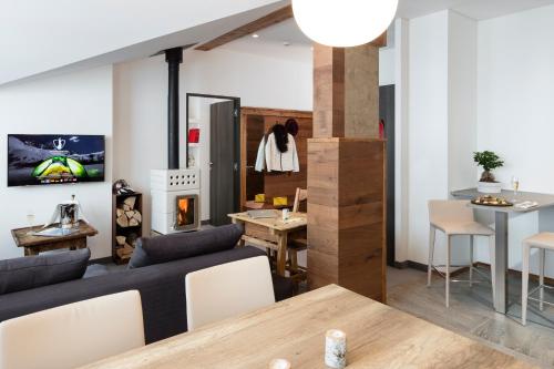 Two-Bedroom Deluxe Suite - Cozy Home