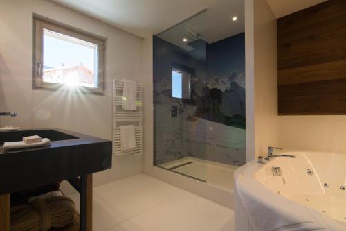 Three-Bedroom Deluxe Suite - Cozy Home XXL