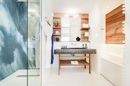 Deluxe Triple Room (3 Adults) 