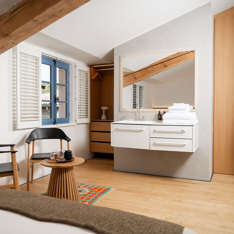 King Room - Street view
