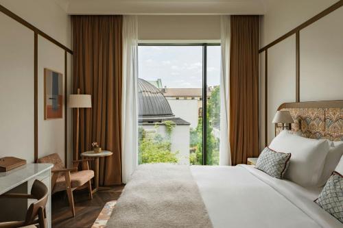 Modern King Room
