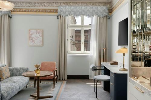 Heritage Junior Twin Suite
