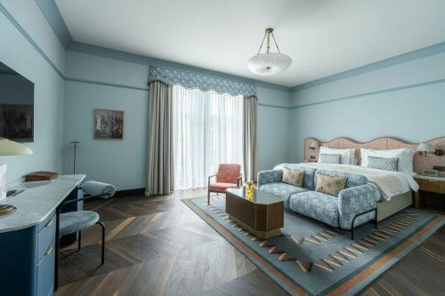 Heritage Junior King Suite