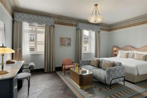 Heritage Junior King Suite