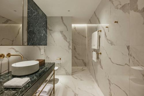 Heritage Junior King Suite