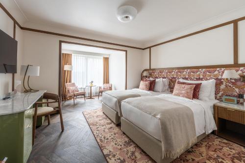 Modern Twin Room