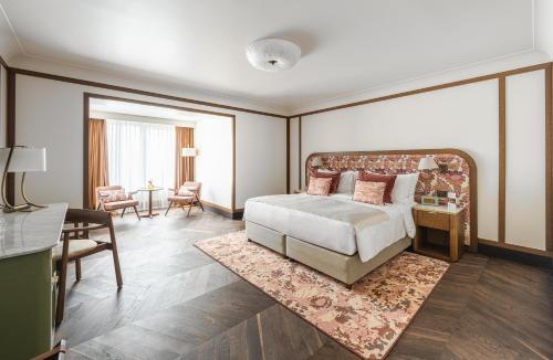 Modern Twin Room
