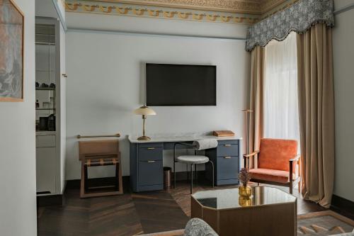 Heritage Grand King Room