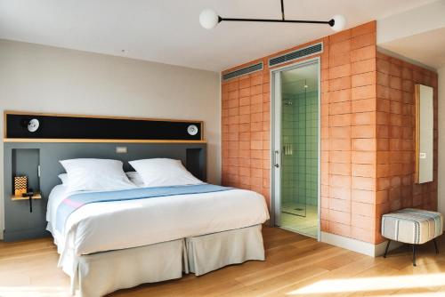 Deluxe Double or Twin Room with Balcony
