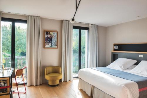 Deluxe Double or Twin Room with Balcony
