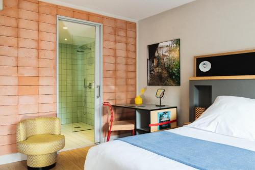 Deluxe Double or Twin Room with Balcony
