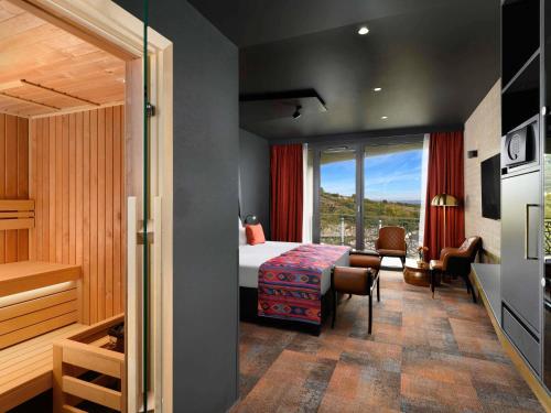 Deluxe King Room with Private Sauna and Panoramic View