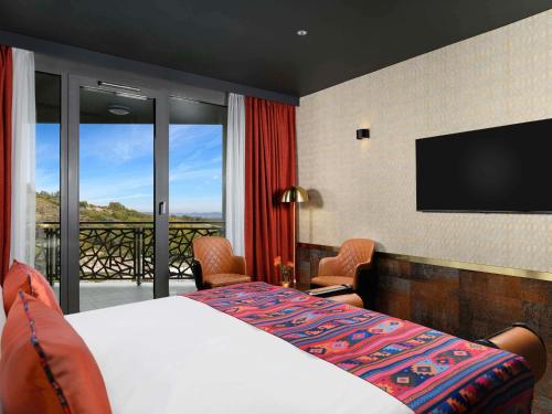Deluxe King Room with Private Sauna and Panoramic View