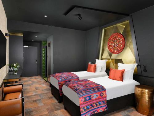 Premium King Room with Pool View