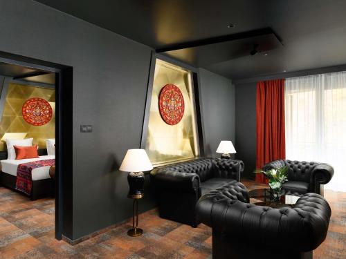 Maya Suite with One King Bed, Two Single Beds, Terrace and Pool View