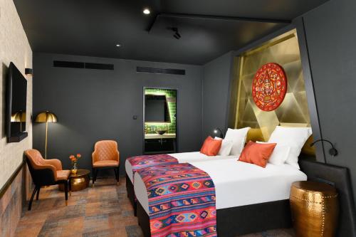 Maya Suite with One King Bed, Two Single Beds, Terrace and Pool View