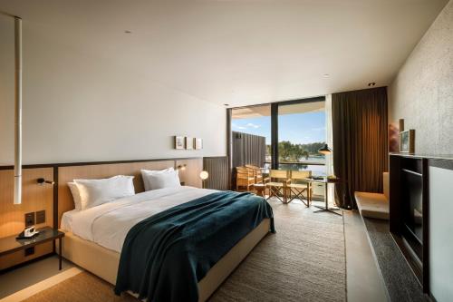 Deluxe Double Room with Sea View