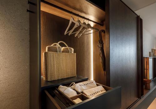 Connecting Room with Park View