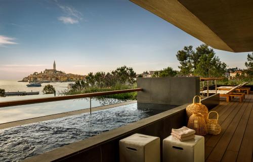 Suite - Sunset Signature