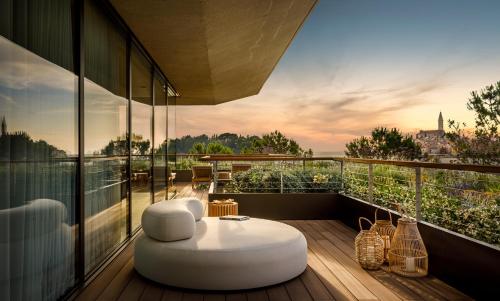 Suite - Sunset Signature