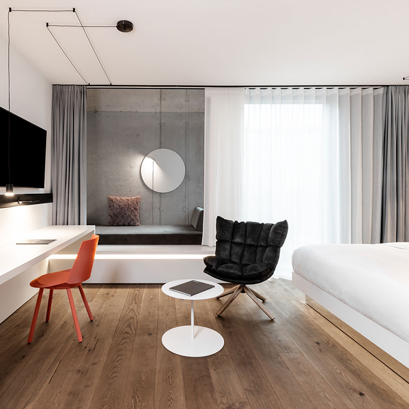 Deluxe Lounge
