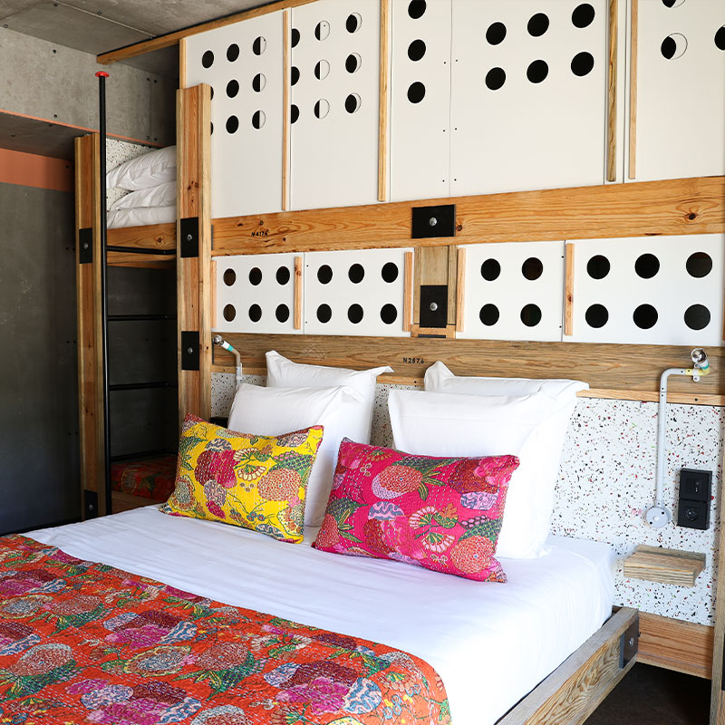 Mega Room