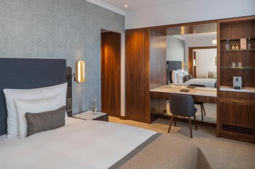 Signature Junior Suite