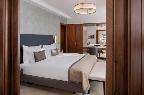Premier Junior Suite