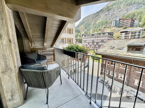 Family Apartment with Balcony