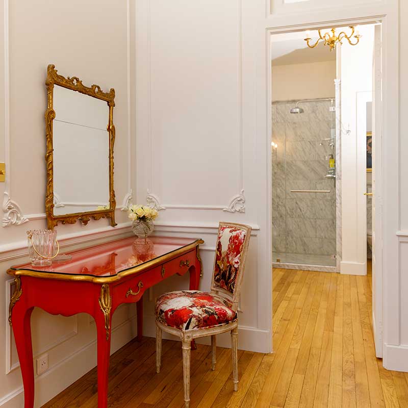 Top floor two queen suite scenic view