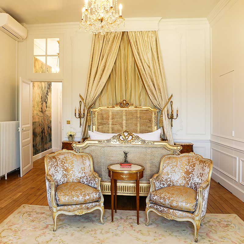 Top floor corner king room scenic view