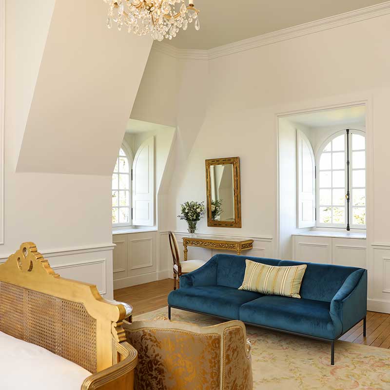 Top floor corner king room scenic view