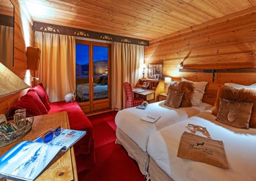 Superior Connecting Room