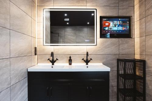 Suite with River View